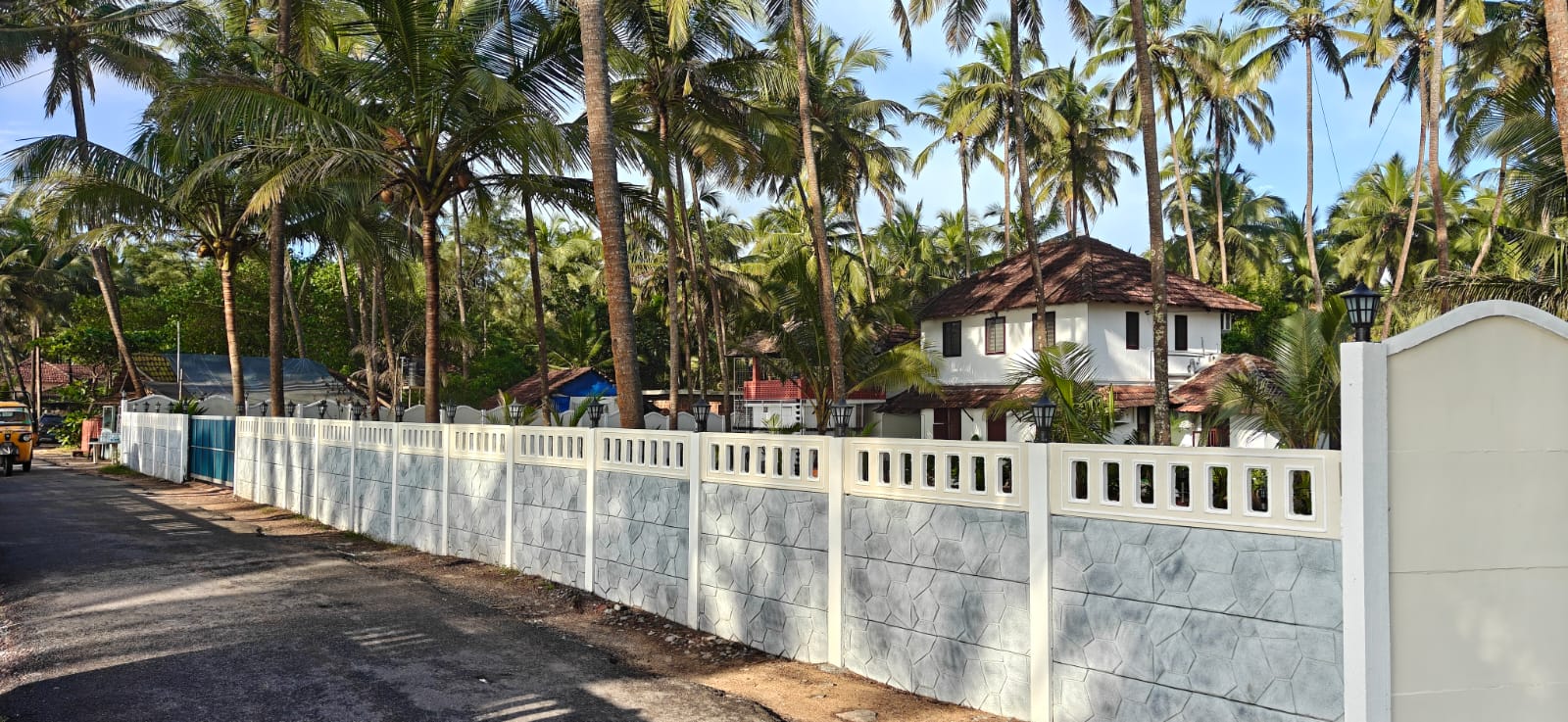 Mathil Disen Snehamathil Slab Mathil in Thiruvananthapuram | Sajina Construction