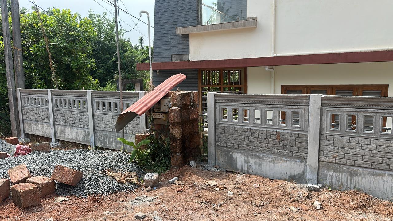 Mathil Disen Snehamathil Slab Mathil in Thiruvananthapuram | Sajina Construction